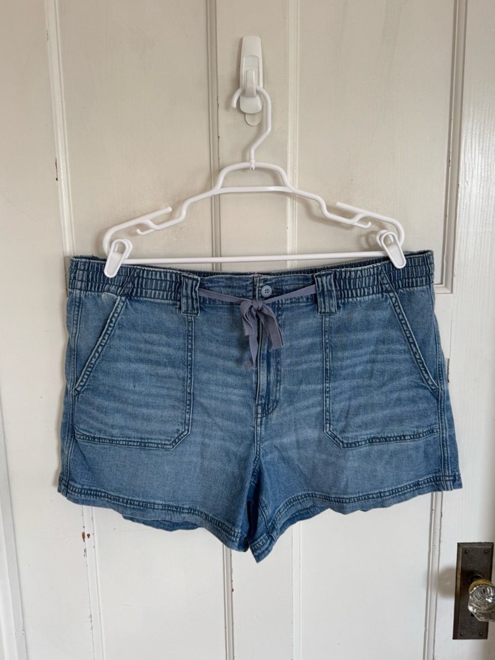 NWT American Eagle drawstring denim shorts size 16.